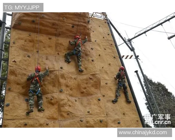 攀岩深度探索:揭秘北京攀岩队防反策略与训练技巧 攀岩深度探索:揭秘北京攀岩队防反策略与训练技巧